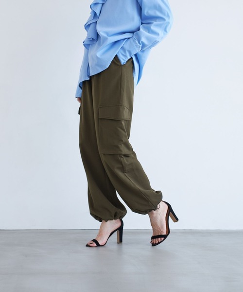 LEPSIM(レプシィム)の「【FOR I SERIES】デザインカーゴパンツ 966479(カーゴパンツ・レディース・ネイビー/カーキ・SMALL/MEDIUM)」の6枚目の写真