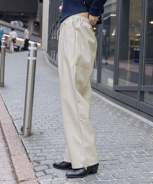 3.3 Field Trip （3.3フィールドトリップ）の「3.3 Field Trip／レザージョガーパンツ  2977530（その他パンツ・レディース・ベージュ/ブラック・SMALL）」の7枚目の写真