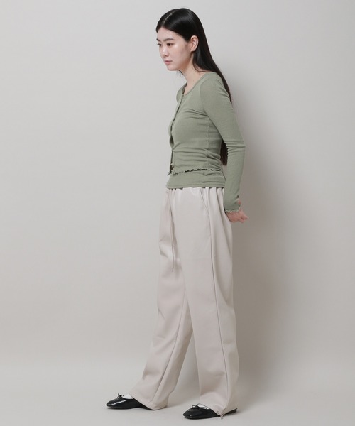 3.3 Field Trip （3.3フィールドトリップ）の「3.3 Field Trip／レザージョガーパンツ  2977530（その他パンツ・レディース・ベージュ/ブラック・SMALL）」の15枚目の写真