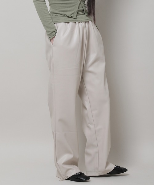 3.3 Field Trip （3.3フィールドトリップ）の「3.3 Field Trip／レザージョガーパンツ  2977530（その他パンツ・レディース・ベージュ/ブラック・SMALL）」の17枚目の写真