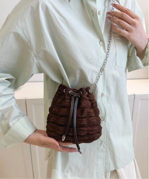 Burner(バーナー)の「【OKUOKU Recommend Select】ぽこぽこ 巾着ショルダーバッグ oku-bag-723850672239-15 U(ショルダーバッグ・レディース・ブラック/ピンク/グリーン/ホワイト/ブラウン・FREE)」の1枚目の写真