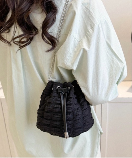 Burner(バーナー)の「【OKUOKU Recommend Select】ぽこぽこ 巾着ショルダーバッグ oku-bag-723850672239-15 U(ショルダーバッグ・レディース・ブラック/ピンク/グリーン/ホワイト/ブラウン・FREE)」の3枚目の写真