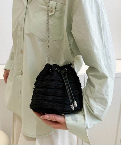 Burner(バーナー)の「【OKUOKU Recommend Select】ぽこぽこ 巾着ショルダーバッグ oku-bag-723850672239-15 U(ショルダーバッグ・レディース・ブラック/ピンク/グリーン/ホワイト/ブラウン・FREE)」の16枚目の写真