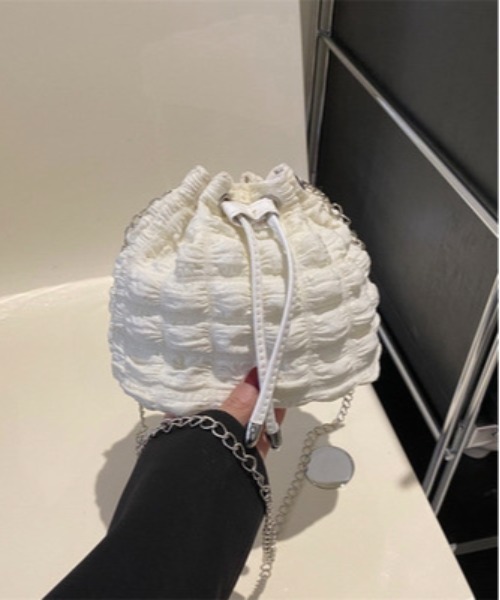 Burner(バーナー)の「【OKUOKU Recommend Select】ぽこぽこ 巾着ショルダーバッグ oku-bag-723850672239-15 U(ショルダーバッグ・レディース・ブラック/ピンク/グリーン/ホワイト/ブラウン・FREE)」の14枚目の写真