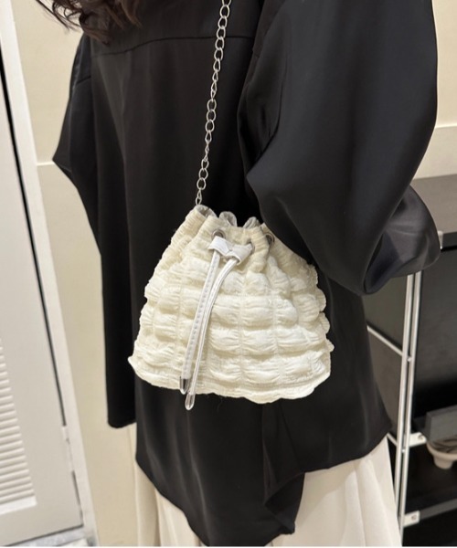 Burner(バーナー)の「【OKUOKU Recommend Select】ぽこぽこ 巾着ショルダーバッグ oku-bag-723850672239-15 U(ショルダーバッグ・レディース・ブラック/ピンク/グリーン/ホワイト/ブラウン・FREE)」の11枚目の写真