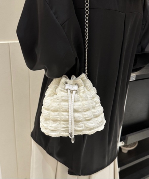 Burner(バーナー)の「【OKUOKU Recommend Select】ぽこぽこ 巾着ショルダーバッグ oku-bag-723850672239-15 U(ショルダーバッグ・レディース・ブラック/ピンク/グリーン/ホワイト/ブラウン・FREE)」の12枚目の写真