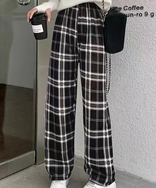ad thie(アドティエ)の「チェック柄 裏起毛ストレートパンツ(その他パンツ・レディース・グリーン/ブラック/ライトブルー/ダークブラウン/ホワイト/イエロー・FREE)」の3枚目の写真