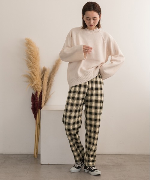 ad thie(アドティエ)の「チェック柄 裏起毛ストレートパンツ(その他パンツ・レディース・グリーン/ブラック/ライトブルー/ダークブラウン/ホワイト/イエロー・FREE)」の12枚目の写真