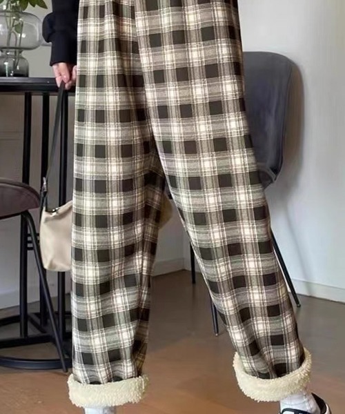 ad thie(アドティエ)の「チェック柄 裏起毛ストレートパンツ(その他パンツ・レディース・グリーン/ブラック/ライトブルー/ダークブラウン/ホワイト/イエロー・FREE)」の17枚目の写真