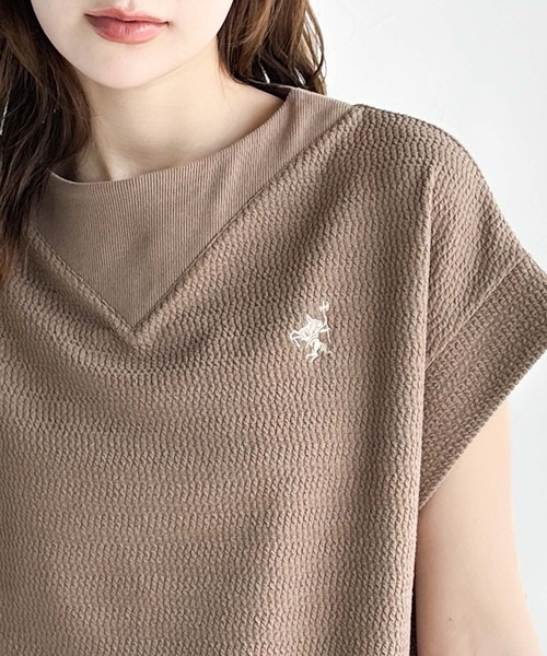 classicalelf(クラシカルエルフ)の「ポコポコ素材で大人フレンチ。オーガニックコットンL混 胸刺繍ネック切替半袖プルオーバー(Tシャツ/カットソー・レディース・モカ/ネイビー/ブラック系その他/ブラック/アイボリー/ピンクベージュ・LARGE/MEDIUM/SMALL/X-LARGE)」の4枚目の写真