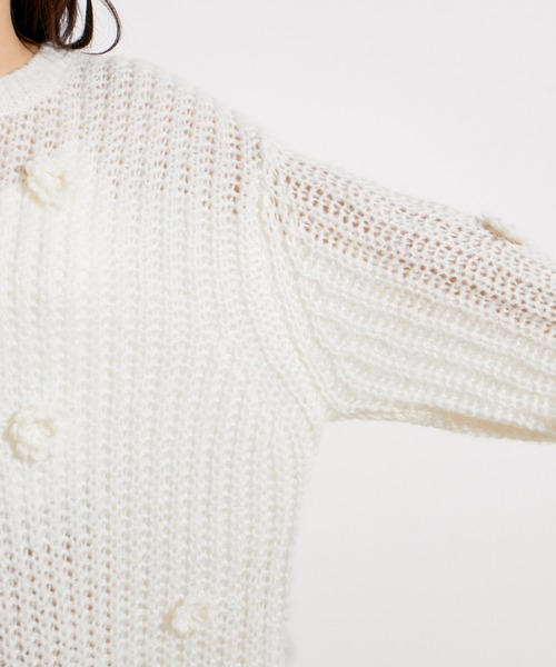 VIS(ビス)の「お花ぽんぽんシアーニット(ニット/セーター・レディース・ピンク系その他2/オフホワイト・FREE)」の4枚目の写真