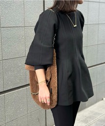 パフスリーブペプラムニットプルオーバー