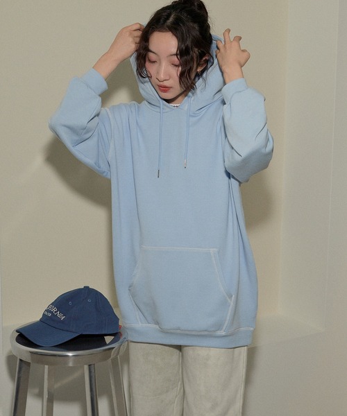 ECRIRE(エクリール)の「配色ステッチチュニックパーカー(パーカー・レディース・ブラック/オフホワイト/サックスブルー・M/L)」の3枚目の写真