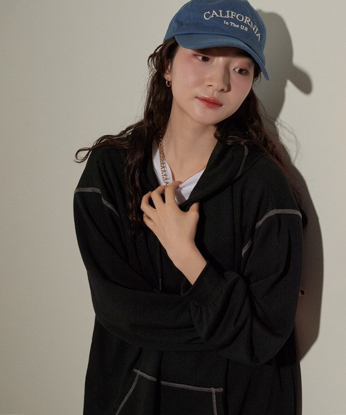 ECRIRE(エクリール)の「配色ステッチチュニックパーカー(パーカー・レディース・ブラック/オフホワイト/サックスブルー・M/L)」の7枚目の写真