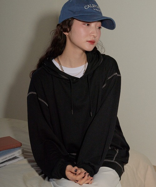 ECRIRE(エクリール)の「配色ステッチチュニックパーカー(パーカー・レディース・ブラック/オフホワイト/サックスブルー・M/L)」の8枚目の写真