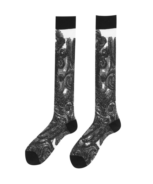 JNBY(ジェーエヌビーワイ)の「Elegant Sheer Socks / エレガントシアーソックス(ソックス/靴下・レディース・ブラック/グリーン/ピンク/グレー・ONE SIZE)」の2枚目の写真