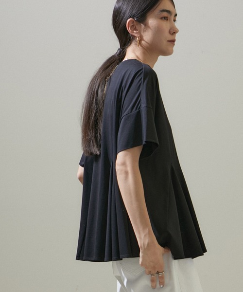 SALON adam et rope'（サロン アダム エ ロペ）の「【雑誌掲載】スウィングフレアーペプラムTシャツ（Tシャツ/カットソー・レディース・ホワイト/ブラック/グレー・FREE）」の3枚目の写真