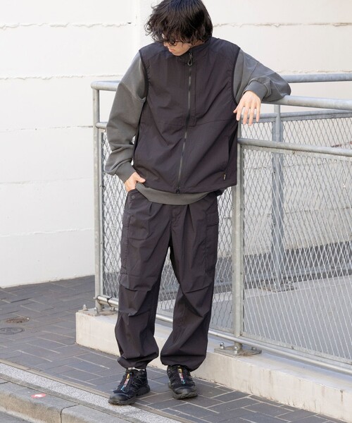 FREAK'S STORE（フリークスストア）の「コーデュラナイロン カーゴパンツ（カーゴパンツ・メンズ・ブラック/オリーブ・MEDIUM/LARGE）」の16枚目の写真