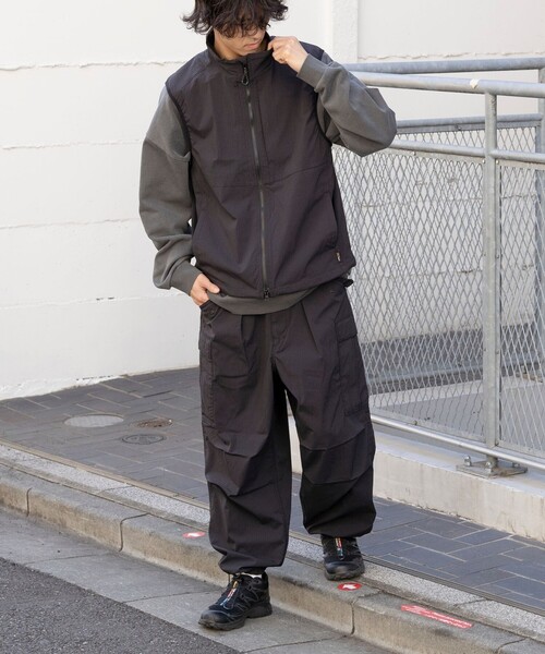 FREAK'S STORE（フリークスストア）の「コーデュラナイロン カーゴパンツ（カーゴパンツ・メンズ・ブラック/オリーブ・MEDIUM/LARGE）」の18枚目の写真