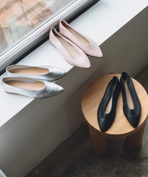 URBAN RESEARCH（アーバンリサーチ）の「レザーポインテッドフラットシューズ（その他シューズ・レディース・ブラック/シルバー/ピンク・36/37/38）」の11枚目の写真