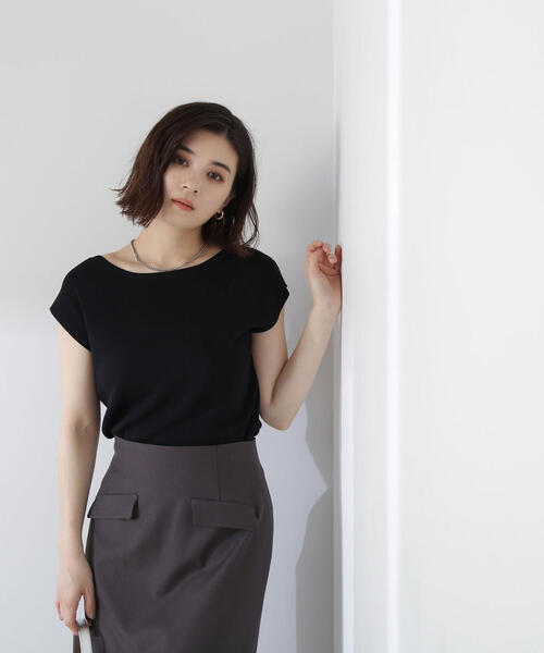 NATURAL BEAUTY BASIC（ナチュラルビューティーベーシック）の「◇総針ベーシックシリーズ　ボートネックニット（ニット/セーター・レディース・ブラック/オフホワイト/ブルー/ピンク・FREE）」の3枚目の写真
