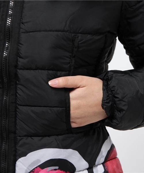 Desigual(デシグアル)の「「Desigual/デシグアル」カラフルドット柄ダウンジャケット(ダウンジャケット/コート・レディース・ブラック・LARGE/X-LARGE/SMALL/XX-LARGE/MEDIUM)」の9枚目の写真