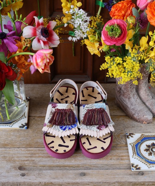 JUCO.（ジュコ）の「フラワーベットサンダル（サンダル・レディース・ボルドー・24.5cm/23.5cm/22.5cm）」の3枚目の写真