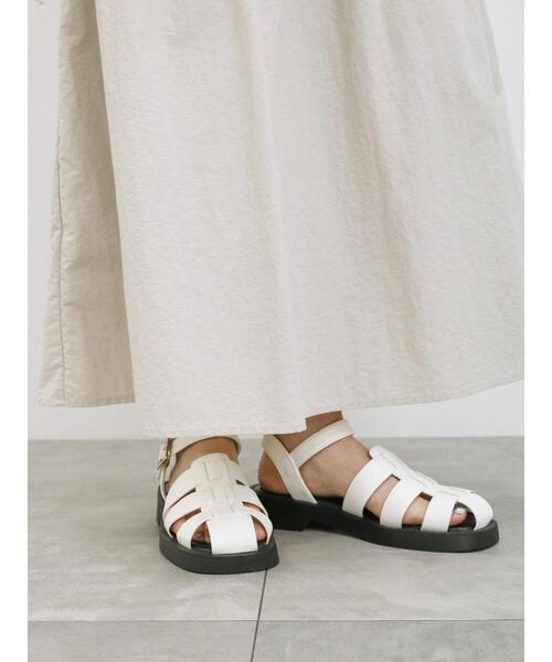 Samansa Mos2 blue（サマンサモスモスブルー）の「厚底グルカサンダル（ドレスシューズ・レディース・ブラック/オフホワイト・L/M）」の22枚目の写真