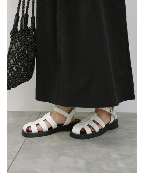 Samansa Mos2 blue（サマンサモスモスブルー）の「厚底グルカサンダル（ドレスシューズ・レディース・ブラック/オフホワイト・L/M）」の5枚目の写真