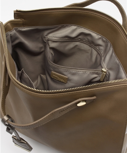 PAPILLONNER（パピヨネ）の「【WEB限定価格】スクエアボストンリュック（バックパック/リュック・レディース・ベージュ/ブラック/ボルドー・FREE）」の5枚目の写真