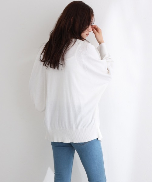 ElegChic(エレグシック)の「キーネックドルマンカーディガン(カーディガン/ボレロ・レディース・ブラック/グレイッシュベージュ/オフホワイト/ネイビー・M/XL/4L)」の15枚目の写真