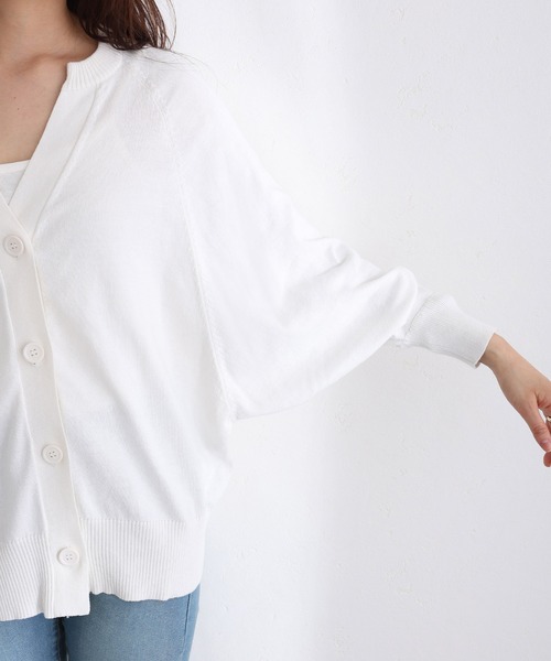 ElegChic(エレグシック)の「キーネックドルマンカーディガン(カーディガン/ボレロ・レディース・ブラック/グレイッシュベージュ/オフホワイト/ネイビー・M/XL/4L)」の22枚目の写真