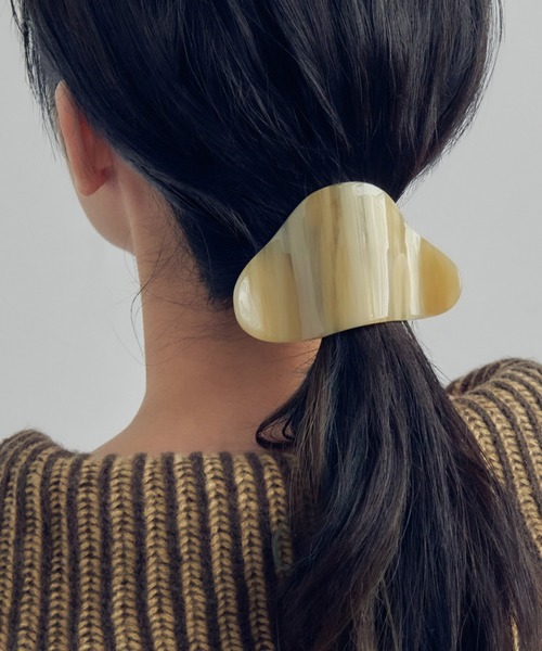 GOLDY(ゴールディ)の「ニュアンス トライアングル アセチ ヘアー クリップ(バレッタ/ヘアクリップ・レディース・グレー/ベージュ/ブラウン/グリーン・FREE)」の13枚目の写真