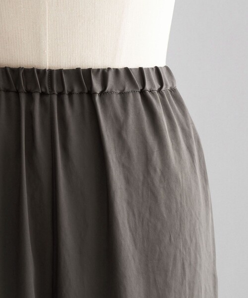 LOEFF(ロエフ)の「<LOEFF>フリュイド パンツ(その他パンツ・レディース・ダークブラウン/ダークグレー・0/1)」の13枚目の写真