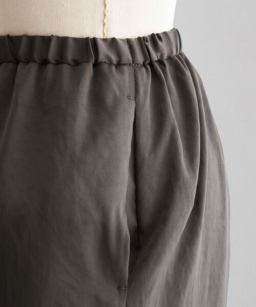 LOEFF(ロエフ)の「<LOEFF>フリュイド パンツ(その他パンツ・レディース・ダークブラウン/ダークグレー・0/1)」の14枚目の写真
