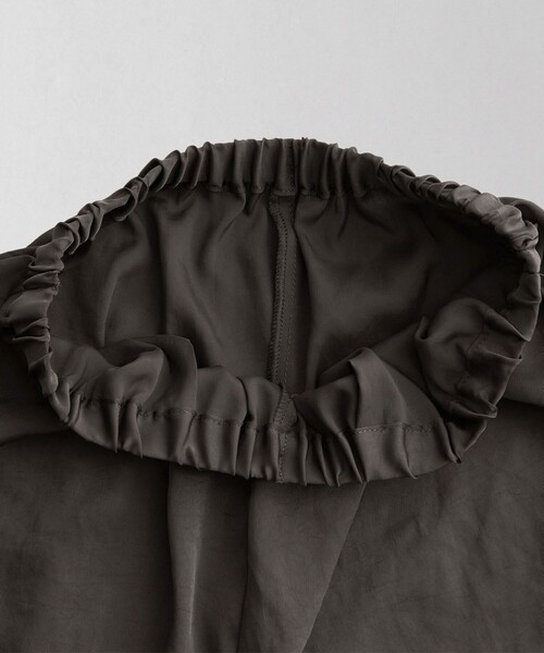 LOEFF(ロエフ)の「<LOEFF>フリュイド パンツ(その他パンツ・レディース・ダークブラウン/ダークグレー・0/1)」の15枚目の写真