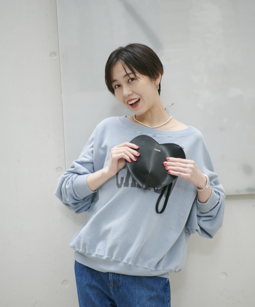 YAHKI（ヤーキ）の「【YAHKI/ヤーキ】SOFTO W FACE ハートクラッチバック（クラッチバッグ・レディース・ブラック/ダークグリーン・フリー）」の4枚目の写真