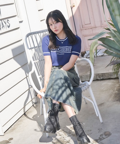 ANDGEEBEE（アンジービー）の「ラインロゴミニニットトップス（ニット/セーター・レディース・ネイビー・FREE）」の2枚目の写真