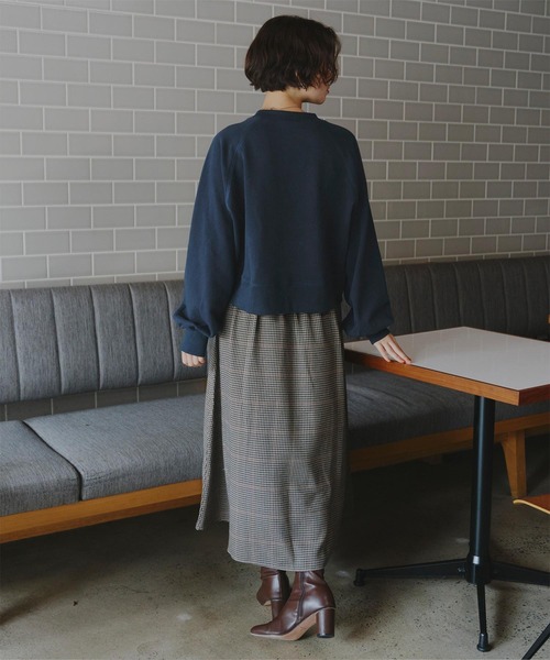 titivate(ティティベイト)の「ハート刺繍ショートスウェットプルオーバー(スウェット・レディース・チャコール/アイボリー/ネイビー・S/M)」の7枚目の写真