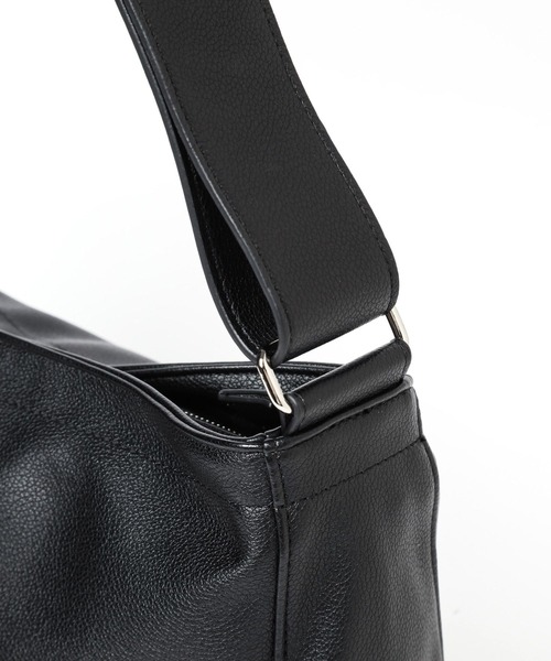 GLOBAL WORK（グローバルワーク）の「PU/ZIPショルダー/139090（ショルダーバッグ・メンズ・グレー/ブラック・FREE）」の20枚目の写真