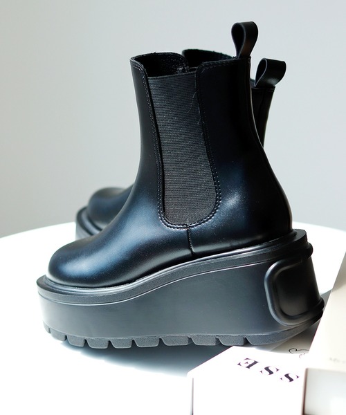 Futier land（フューティアランド）の「驚異の0.8kｇ軽量＆走れる！サイドゴア厚底プラットフォームショートブーツ（ブーツ・レディース・ブラック/アイボリー/ブラウン/ブラック系その他・40/39/38/37/36/S/M/L/LL）」の10枚目の写真