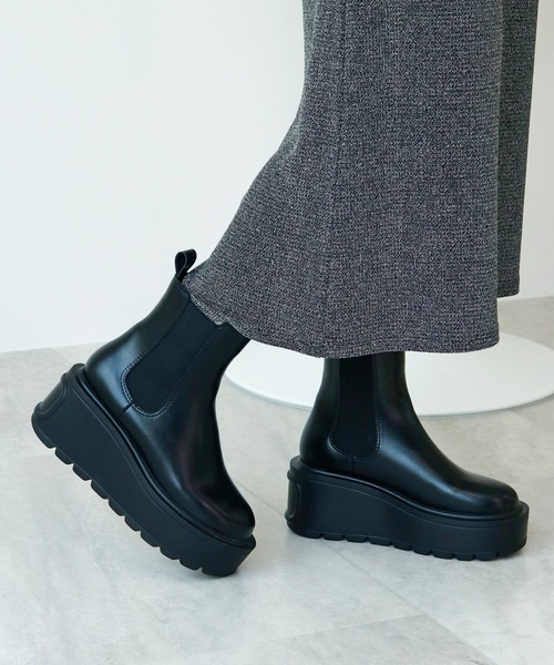 Futier land（フューティアランド）の「驚異の0.8kｇ軽量＆走れる！サイドゴア厚底プラットフォームショートブーツ（ブーツ・レディース・ブラック/アイボリー/ブラウン/ブラック系その他・40/39/38/37/36/S/M/L/LL）」の19枚目の写真