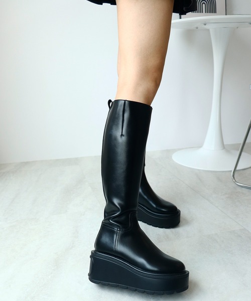 Futier land(フューティアランド)の「超軽っ!挫かない厚底プラットフォームロングブーツ(ブーツ・レディース・ブラック・36/37/38/39/40)」の2枚目の写真