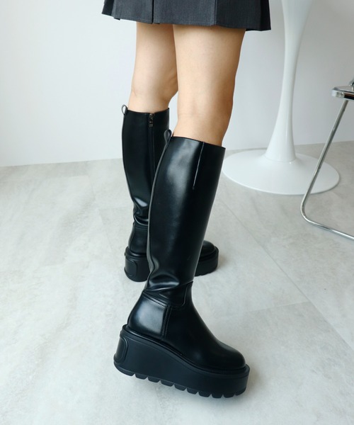 Futier land(フューティアランド)の「超軽っ!挫かない厚底プラットフォームロングブーツ(ブーツ・レディース・ブラック・36/37/38/39/40)」の3枚目の写真