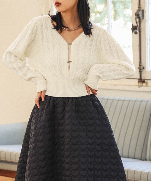 Lajour(ラジュール)の「日本製 前後2wayメタルバーニットトップス(ニット/セーター・レディース・ブラック/グレー/アイボリー・フリー)」の2枚目の写真