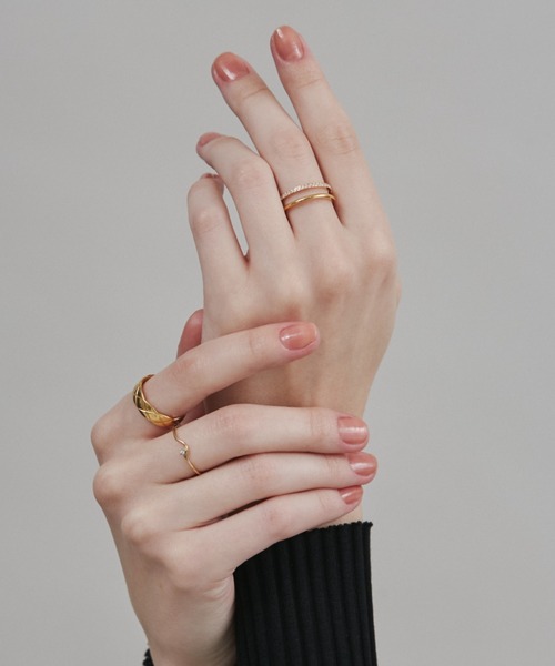 ciite' surgical stainless(シーテサージカルステンレス)の「【 金属アレルギー対応 】 ハーフエタニティ ビジューダブルリング サージカルステンレス(リング・レディース・シルバー/ゴールド/ピンクゴールド・13号/15号/11号/9号)」の4枚目の写真