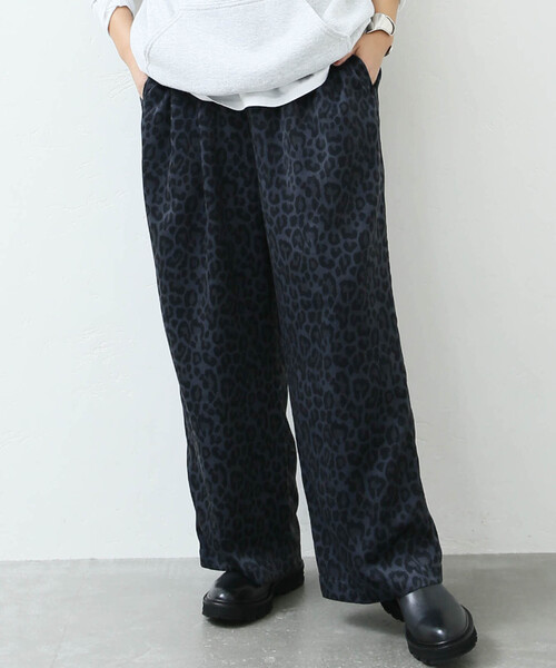 JOURNAL STANDARD LUXE(ジャーナルスタンダード ラックス)の「《追加》レオパードサテン イージーパンツ(その他パンツ・レディース・チャコールグレー/キャメル・FREE)」の2枚目の写真