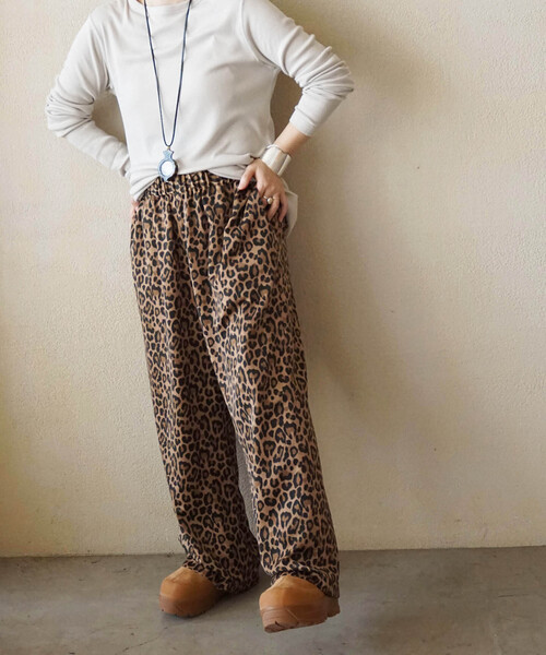 JOURNAL STANDARD LUXE(ジャーナルスタンダード ラックス)の「《追加》レオパードサテン イージーパンツ(その他パンツ・レディース・チャコールグレー/キャメル・FREE)」の7枚目の写真
