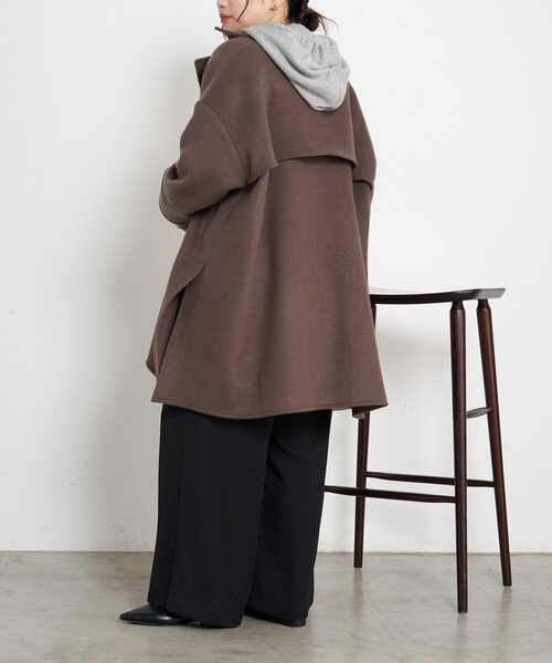 Jena espace merveilleux（ジェナ　エスパスメルヴェイユ）の「【WEB限定カラー:ネイビー】バック切替テントコート（その他アウター・レディース・ネイビー/ブラウン/ライトグレー・FREE）」の19枚目の写真