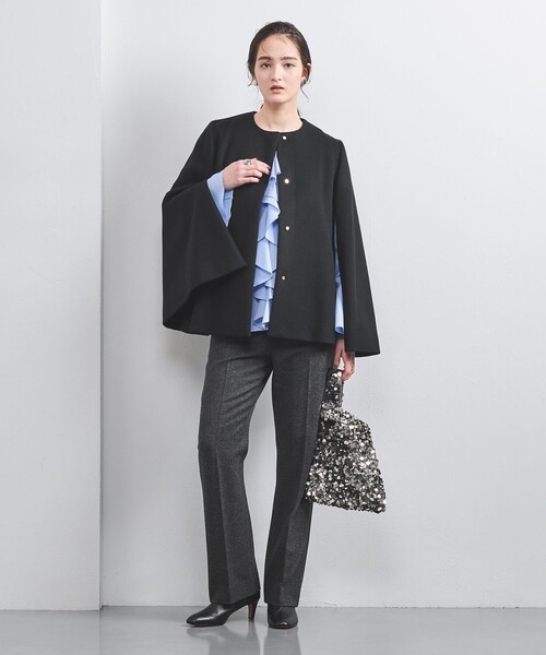 UNITED ARROWS（ユナイテッドアローズ）の「ショート ケープコート（その他アウター・レディース・オフホワイト/ブラック/ベージュ・36/38）」の4枚目の写真